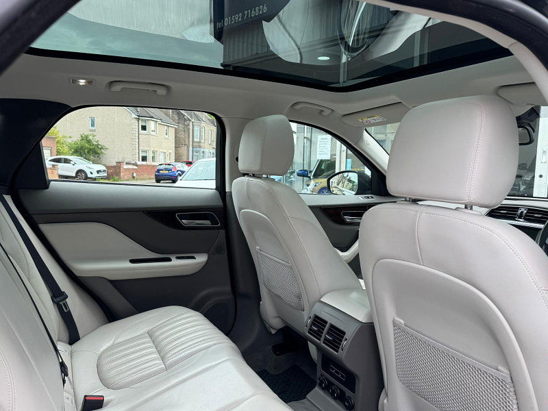 Jaguar F-PACE 3.0 D300 V6 Portfolio Auto AWD Euro 6 (s/s) 5dr 5dr Automatic 2025