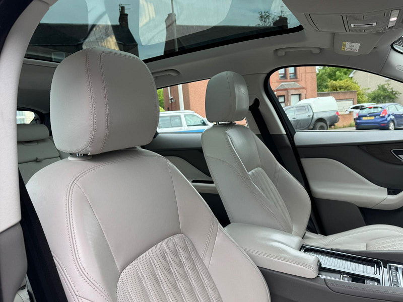 Jaguar F-PACE 3.0 D300 V6 Portfolio Auto AWD Euro 6 (s/s) 5dr 5dr Automatic 2025