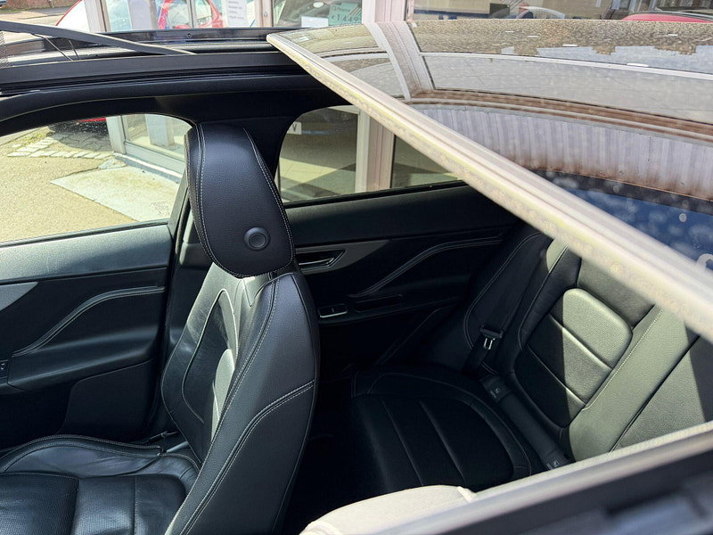 Jaguar F-PACE 3.0 D300 V6 S Auto AWD Euro 6 (s/s) 5dr 5dr Automatic 2026