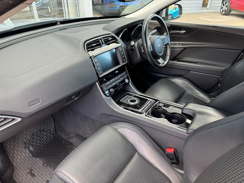 Jaguar XE 2.0d Portfolio Auto Euro 6 (s/s) 4dr 4dr Automatic 2025