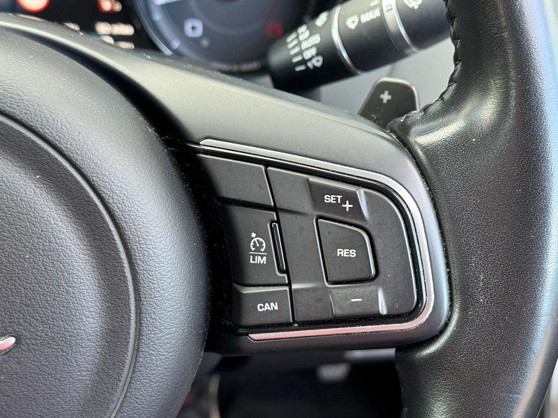 Jaguar XE 2.0d Portfolio Auto Euro 6 (s/s) 4dr 4dr Automatic 2025