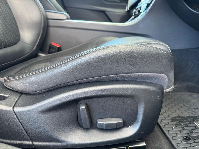 Jaguar XE 2.0d Portfolio Auto Euro 6 (s/s) 4dr 4dr Automatic 2025