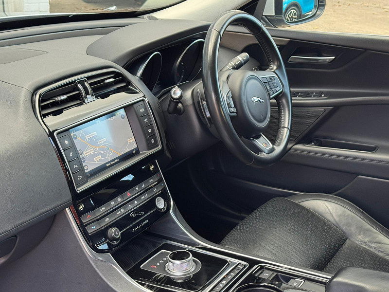 Jaguar XE 2.0d Portfolio Auto Euro 6 (s/s) 4dr 4dr Automatic 2025