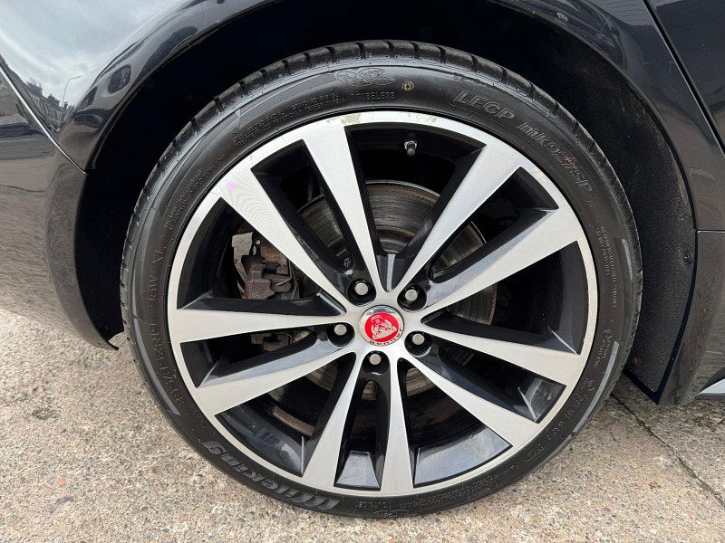 Jaguar XE 2.0i R-Sport Auto Euro 6 (s/s) 4dr 4dr Automatic 2025