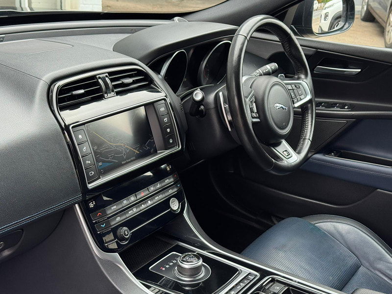 Jaguar XE 2.0i R-Sport Auto Euro 6 (s/s) 4dr 4dr Automatic 2025