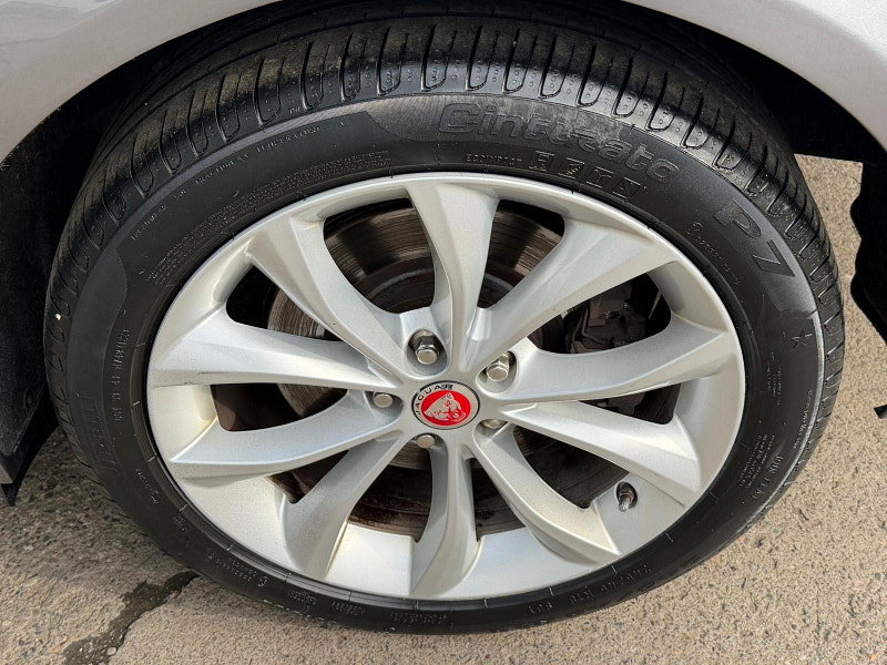 Jaguar XF 2.0d R-Sport Auto Euro 6 (s/s) 4dr 4dr Automatic 2026