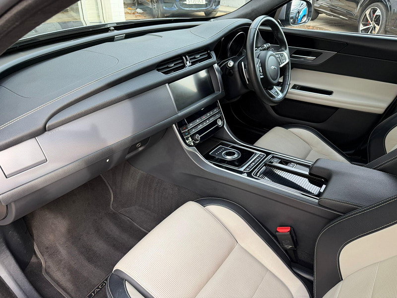 Jaguar XF 2.0d R-Sport Auto Euro 6 (s/s) 4dr 4dr Automatic 2026