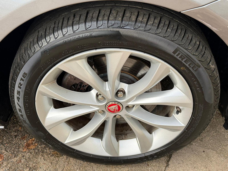 Jaguar XF 2.0d R-Sport Auto Euro 6 (s/s) 4dr 4dr Automatic 2026