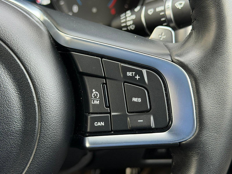 Jaguar XF 2.0d R-Sport Auto Euro 6 (s/s) 4dr 4dr Automatic 2026