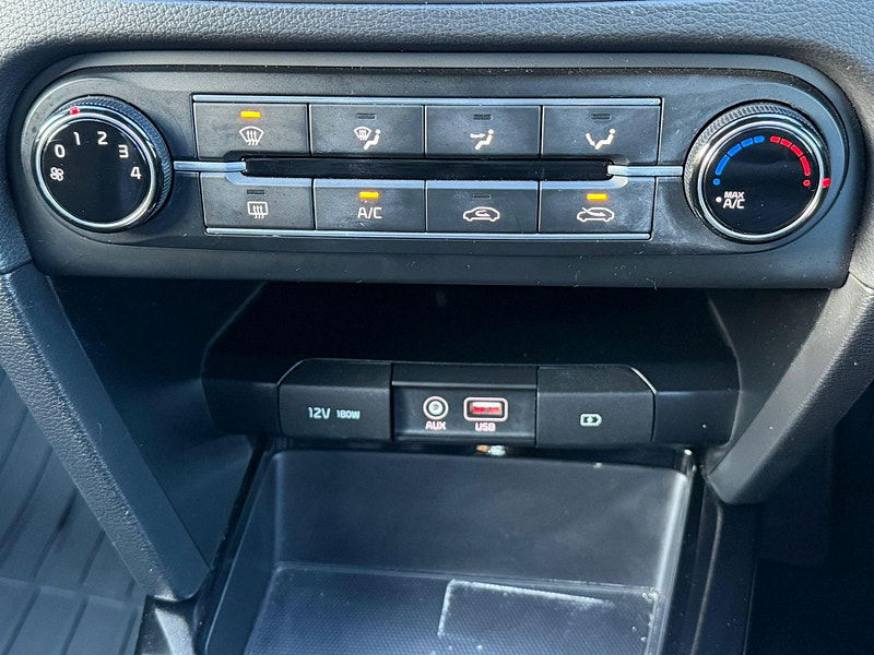 Kia Ceed 1.4 T-GDi Blue Edition DCT Euro 6 (s/s) 5dr 5dr Automatic 2025