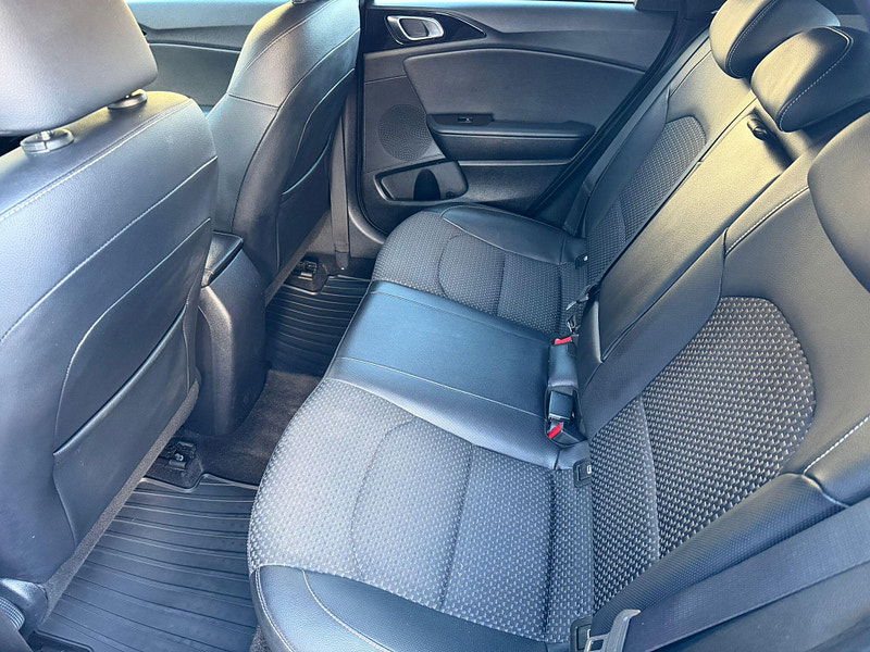 Kia Ceed 1.4 T-GDi Blue Edition DCT Euro 6 (s/s) 5dr 5dr Automatic 2025