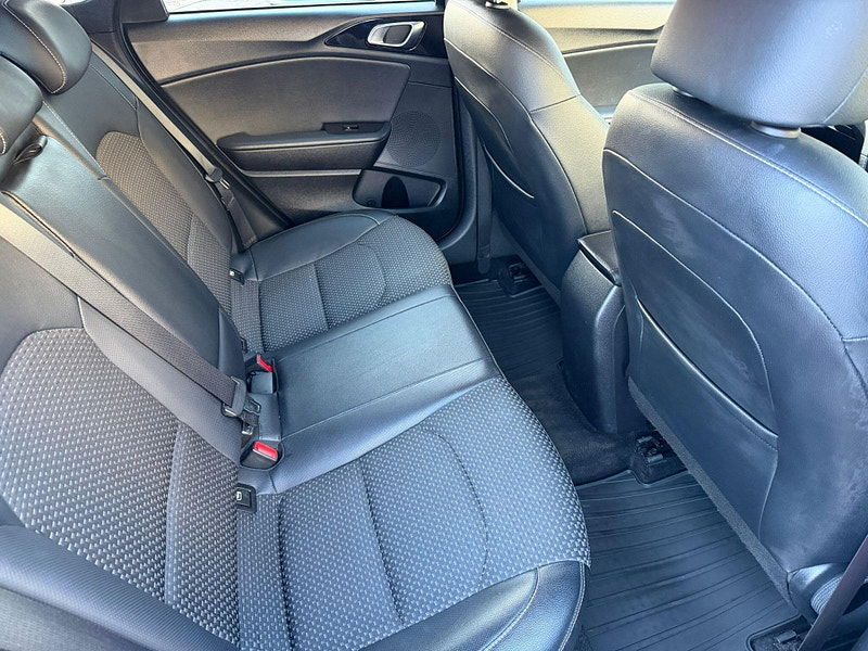 Kia Ceed 1.4 T-GDi Blue Edition DCT Euro 6 (s/s) 5dr 5dr Automatic 2025