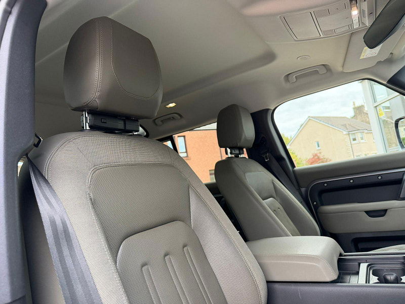 Land Rover DEFENDER 110 2.0 SD4 S SUV 5dr Diesel Auto 4WD Euro 6 (s/s) (200 ps) 5dr Automatic 2025