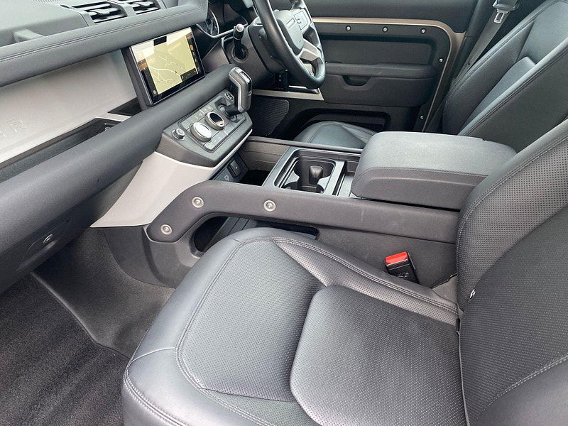 Land Rover DEFENDER 110 3.0 D250 MHEV SE Auto 4WD Euro 6 (s/s) 5dr 5dr Automatic 2025