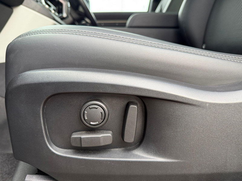 Land Rover DEFENDER 110 3.0 D250 MHEV SE Auto 4WD Euro 6 (s/s) 5dr 5dr Automatic 2026