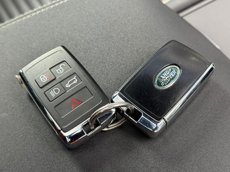 Land Rover DISCOVERY 3.0 D300 MHEV Metropolitan Edition SUV 5dr Diesel Auto 4WD Euro 6 (s/s) (300 ps) 5dr Automatic 2025