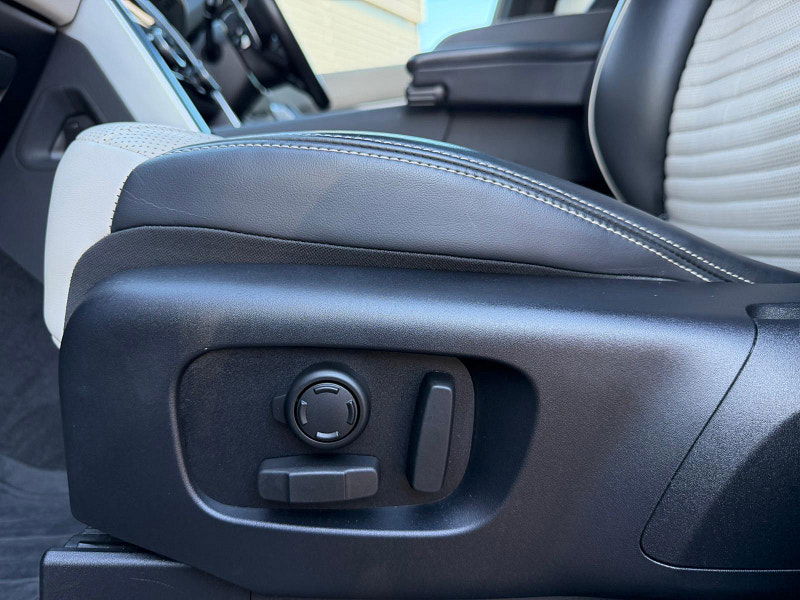 Land Rover DISCOVERY 3.0 D300 MHEV R-Dynamic HSE Auto 4WD Euro 6 (s/s) 5dr 5dr Automatic 2025