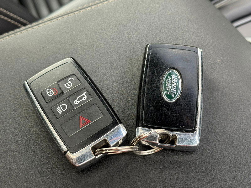 Land Rover DISCOVERY 3.0 D300 MHEV R-Dynamic SE Auto 4WD Euro 6 (s/s) 5dr 5dr Automatic 2025