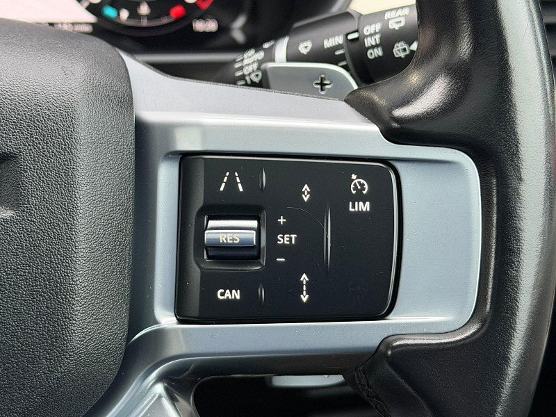 Land Rover DISCOVERY 3.0 D300 MHEV R-Dynamic SE Auto 4WD Euro 6 (s/s) 5dr 5dr Automatic 2026