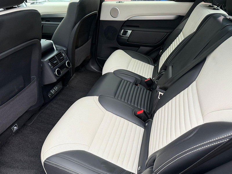 Land Rover DISCOVERY 3.0 D300 MHEV R-Dynamic SE Auto 4WD Euro 6 (s/s) 5dr 5dr Automatic 2026