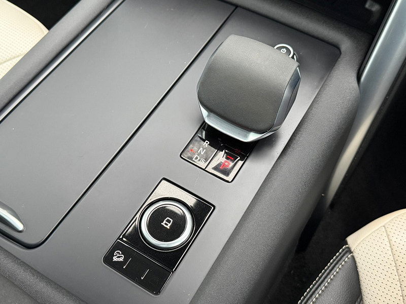 Land Rover DISCOVERY 3.0 D300 MHEV R-Dynamic SE Auto 4WD Euro 6 (s/s) 5dr 5dr Automatic 2026