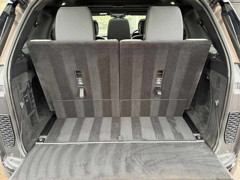 Land Rover DISCOVERY 3.0 D300 MHEV R-Dynamic SE Auto 4WD Euro 6 (s/s) 5dr 5dr Automatic 2026