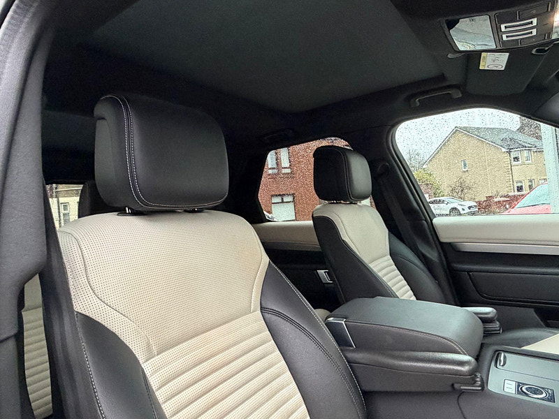 Land Rover DISCOVERY 3.0 D300 MHEV R-Dynamic SE Auto 4WD Euro 6 (s/s) 5dr 5dr Automatic 2026