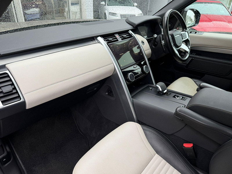 Land Rover DISCOVERY 3.0 D300 MHEV R-Dynamic SE Auto 4WD Euro 6 (s/s) 5dr 5dr Automatic 2026