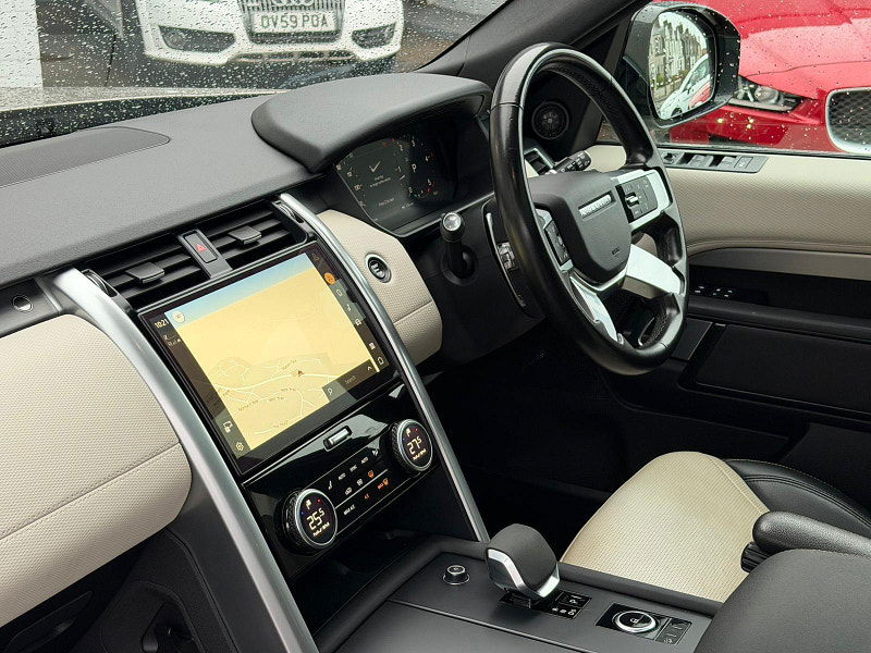 Land Rover DISCOVERY 3.0 D300 MHEV R-Dynamic SE Auto 4WD Euro 6 (s/s) 5dr 5dr Automatic 2026