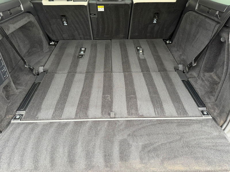 Land Rover DISCOVERY 3.0 D300 MHEV R-Dynamic SE Auto 4WD Euro 6 (s/s) 5dr 5dr Automatic 2026