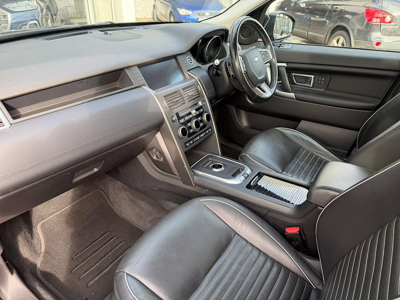 Land Rover Discovery Sport 2.0 Si4 HSE Dynamic Lux SUV 5dr Petrol Auto 4WD Euro 6 (s/s) (290 bhp) 5dr Automatic 2026