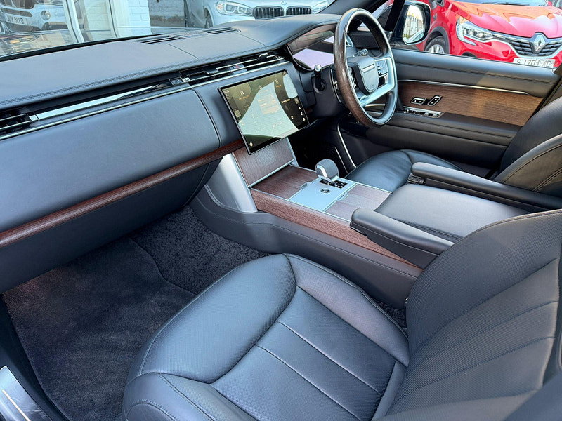 Land Rover Range Rover 3.0 D350 MHEV Autobiography SUV 5dr Diesel Auto 4WD Euro 6 (s/s) (LWB, 7Seat) (350 ps) 5dr Automatic 2026