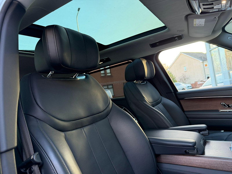 Land Rover Range Rover 3.0 D350 MHEV Autobiography SUV 5dr Diesel Auto 4WD Euro 6 (s/s) (LWB, 7Seat) (350 ps) 5dr Automatic 2026