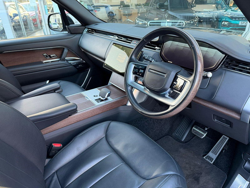 Land Rover Range Rover 3.0 D350 MHEV Autobiography SUV 5dr Diesel Auto 4WD Euro 6 (s/s) (LWB, 7Seat) (350 ps) 5dr Automatic 2026