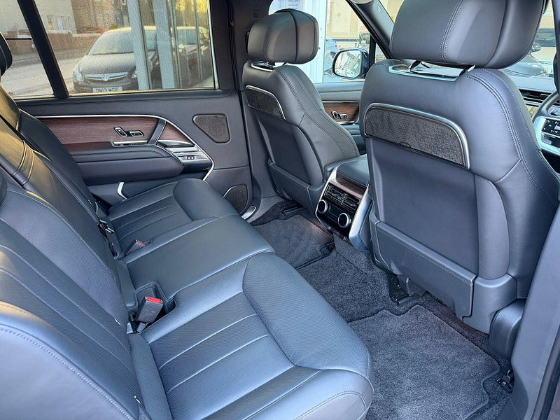 Land Rover Range Rover 3.0 D350 MHEV Autobiography SUV 5dr Diesel Auto 4WD Euro 6 (s/s) (LWB, 7Seat) (350 ps) 5dr Automatic 2026