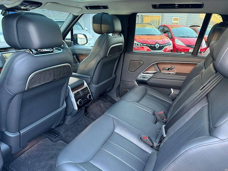 Land Rover Range Rover 3.0 D350 MHEV Autobiography SUV 5dr Diesel Auto 4WD Euro 6 (s/s) (LWB, 7Seat) (350 ps) 5dr Automatic 2026