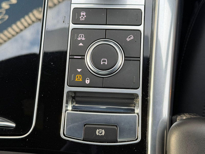 Land Rover Range Rover Sport 3.0 D300 MHEV HSE Silver Auto 4WD Euro 6 (s/s) 5dr 5dr Automatic 2026