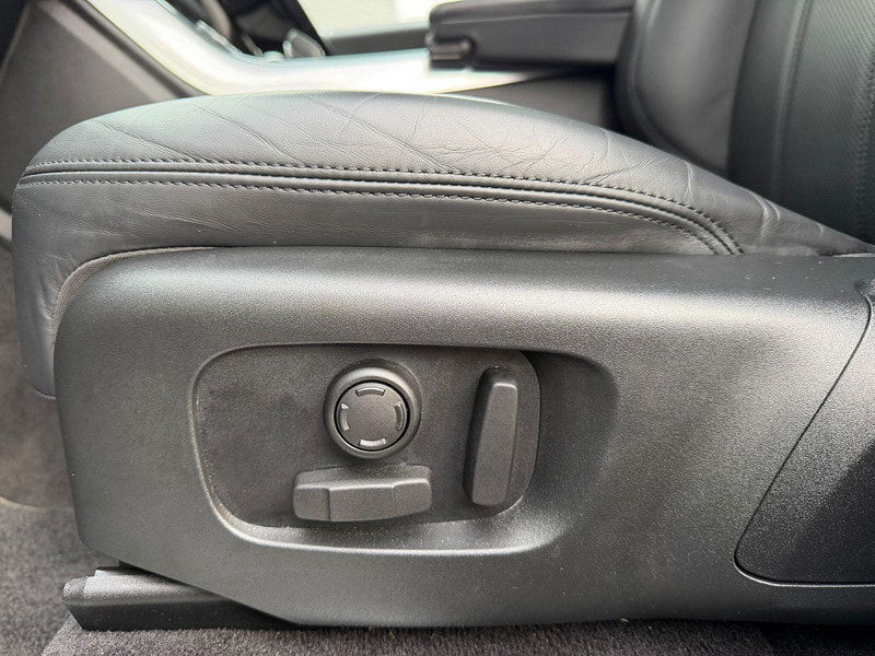 Land Rover Range Rover Sport 3.0 D300 MHEV HSE Silver Auto 4WD Euro 6 (s/s) 5dr 5dr Automatic 2026