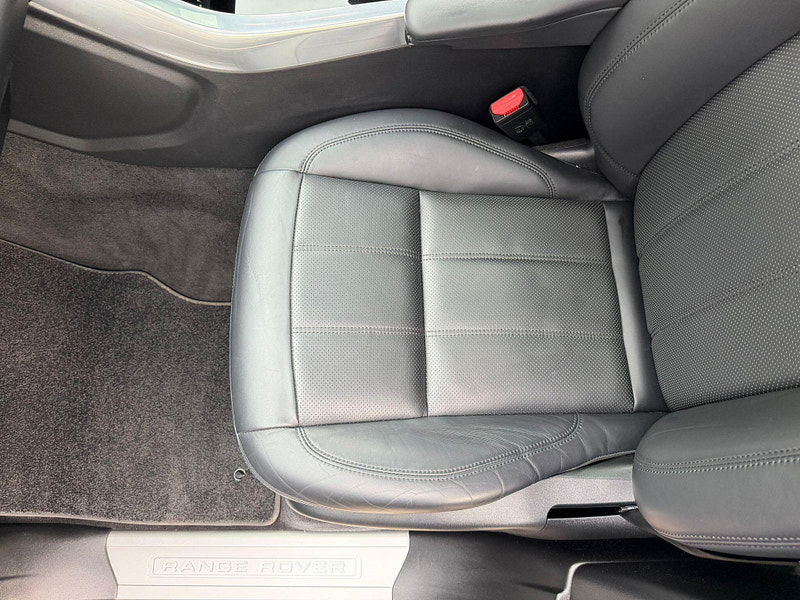 Land Rover Range Rover Sport 3.0 D300 MHEV HSE Silver Auto 4WD Euro 6 (s/s) 5dr 5dr Automatic 2026