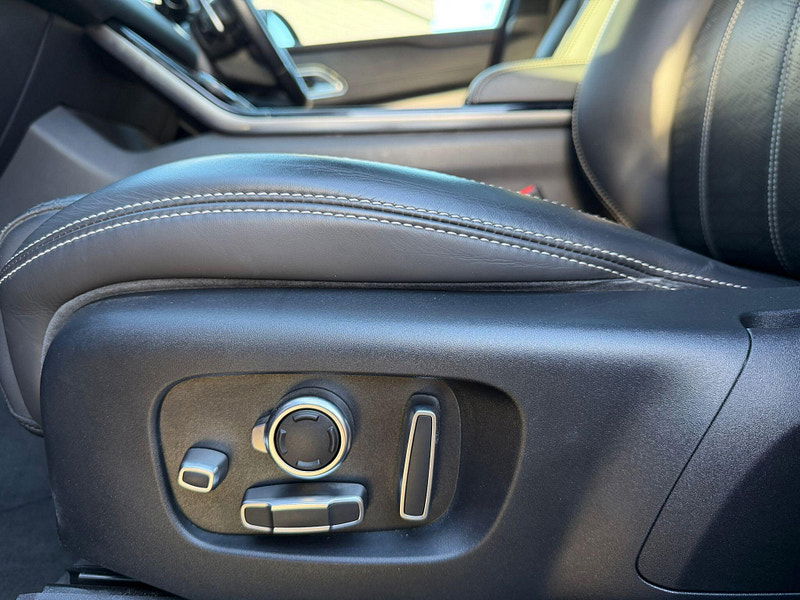 Land Rover Range Rover Velar 2.0 D240 R-Dynamic HSE Auto 4WD Euro 6 (s/s) 5dr 5dr Automatic 2025