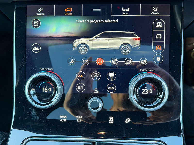 Land Rover Range Rover Velar 2.0 D240 R-Dynamic HSE Auto 4WD Euro 6 (s/s) 5dr 5dr Automatic 2025