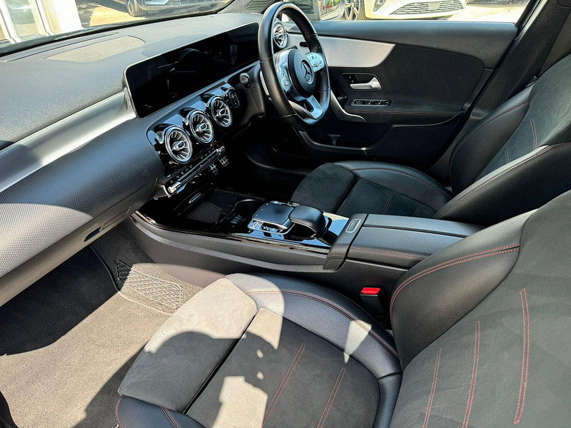 Mercedes-Benz A Class 1.3 A200 AMG Line (Premium) 7G-DCT Euro 6 (s/s) 4dr 4dr Automatic 2026