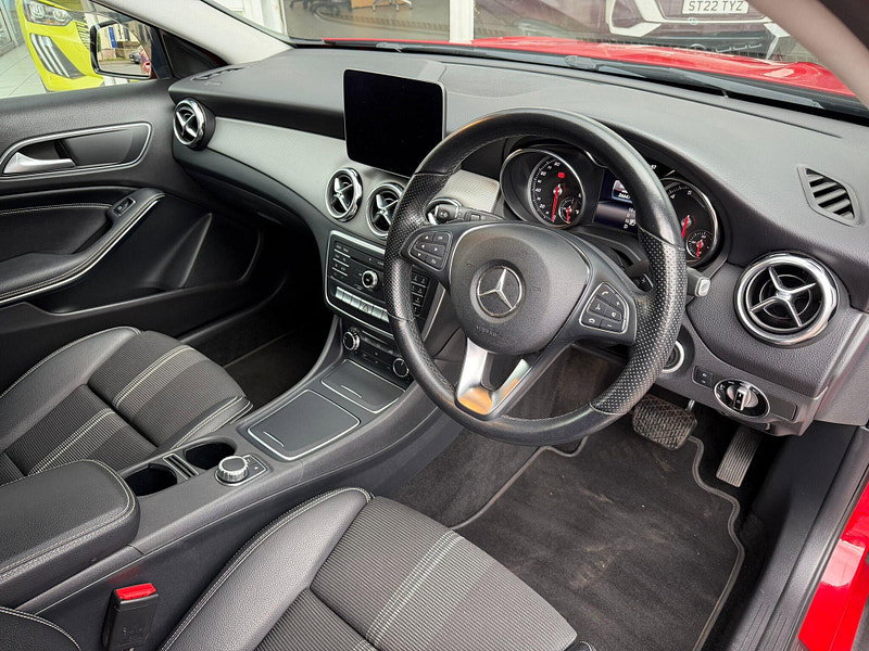 Mercedes-Benz GLA 1.6 GLA180 Urban Edition 7G-DCT Euro 6 (s/s) 5dr 5dr Automatic 2026