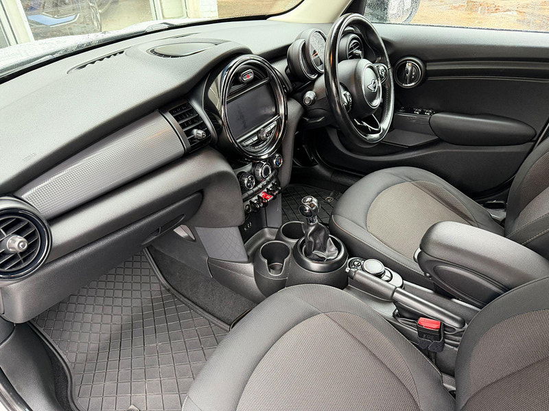 MINI Hatch 1.5 Cooper D Euro 6 (s/s) 5dr 5dr Manual 2025