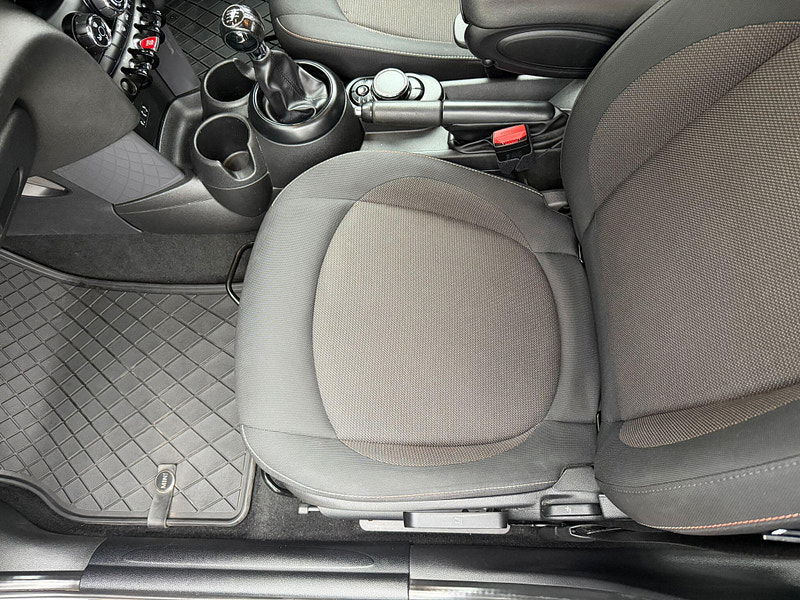 MINI Hatch 1.5 Cooper D Euro 6 (s/s) 5dr 5dr Manual 2025