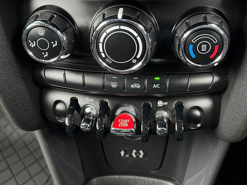 MINI Hatch 1.5 Cooper D Euro 6 (s/s) 5dr 5dr Manual 2025