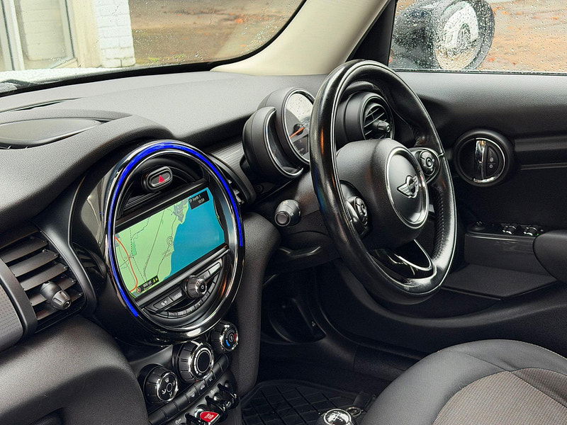 MINI Hatch 1.5 Cooper D Euro 6 (s/s) 5dr 5dr Manual 2025