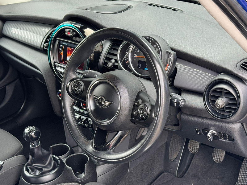 MINI Hatch 1.5 Cooper Euro 6 (s/s) 5dr 5dr Manual 2025