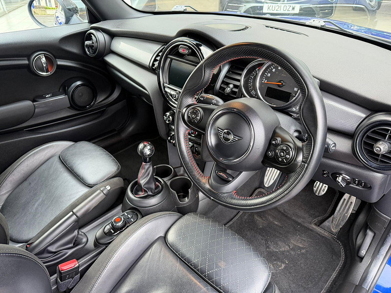 MINI Hatch 1.5 Cooper Sport Euro 6 (s/s) 3dr 3dr Manual 2026