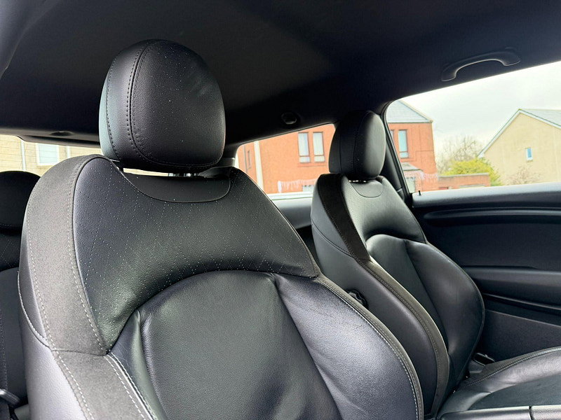 MINI Hatch 1.5 Cooper Sport Euro 6 (s/s) 3dr 3dr Manual 2026